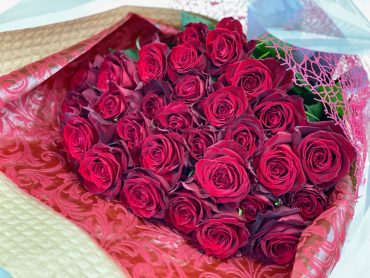 お誕生祝いに赤バラ29本の花束｜「彩季舎」　（群馬県高崎市の花キューピット加盟店 花屋）のブログ